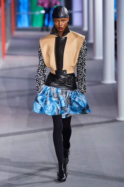 Look 5